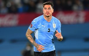 Futbolista uruguayo llamó para pedir perdón al oficial que golpeó durante la eliminación de Qatar 2022