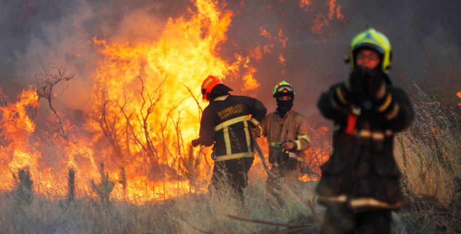 “Factor 30-30-30”: experto explica qué es y su rol en la propagación de incendios forestales