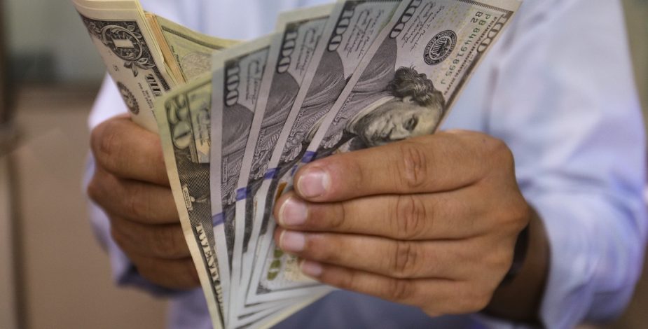 Dólar en Chile: divisa abre al alza y se acerca a los $890