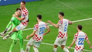 Croacia se salva en tanda de penales, elimina a Japón y avanza a cuartos de final del Mundial de Qatar