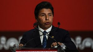Presidente de Perú anuncia la disolución del Congreso y establece un "Gobierno de excepción"