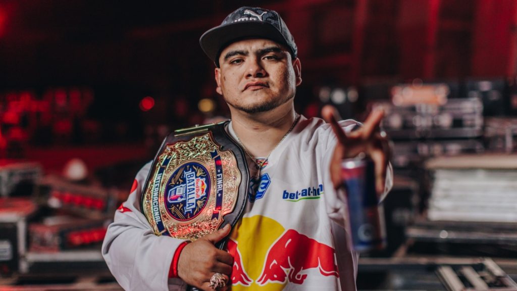 En busca del récord: Aczino quiere hacer historia y va por su tricampeonato en la Final Internacional de la Batalla de los Gallos