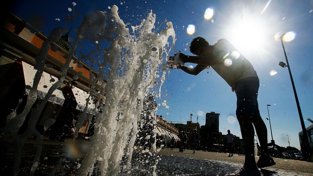 Emiten alerta por altas temperaturas: termómetros marcarían hasta 37 grados en la Región Metropolitana