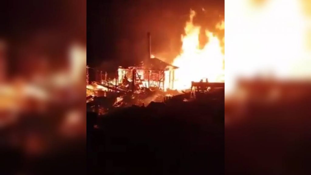 Nuevo ataque incendiario en La Araucanía destruye completamente un centro turístico
