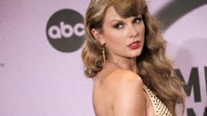 Taylor Swift debutará como directora de cine con un guión original