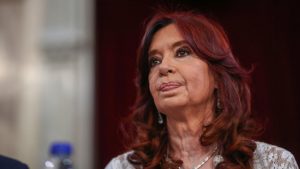 Cristina Fernández da positivo a Covid-19 y posterga en una semana su reaparición pública
