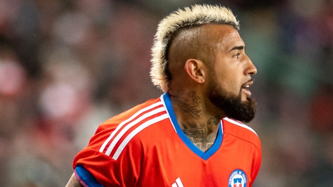 Arturo Vidal reaparece en Twitch y lanza bromas contra la U: “Están malos los chunchos, ya no debería ser ni clásico”