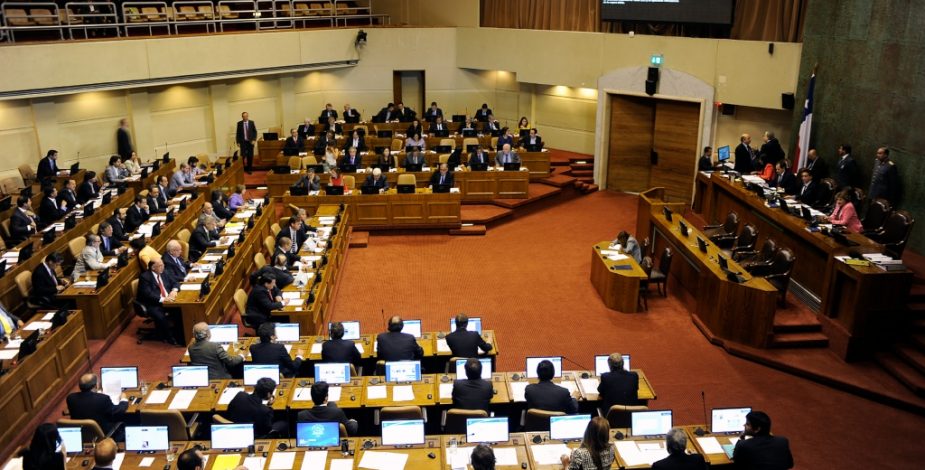 Cámara de Diputados aprueba lista de 12 expertos para el proceso constitucional