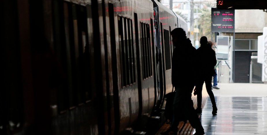 Detención ciudadana en Metro de Valparaíso: sujeto habría golpeado a un adulto mayor