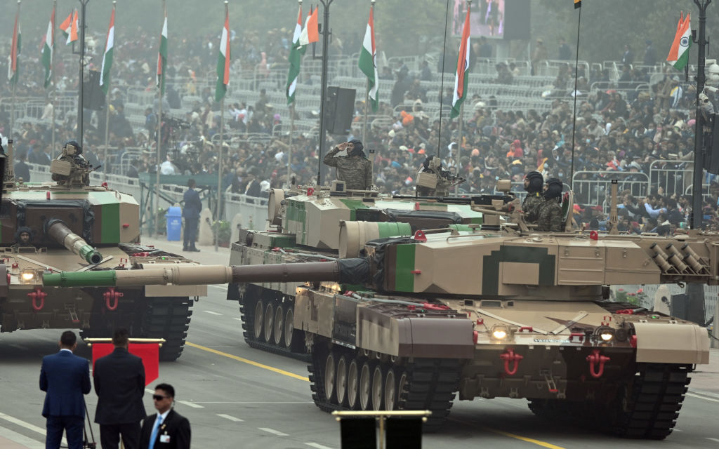 India expone su poderío militar en su 74° Día de la República en Nueva Delhi