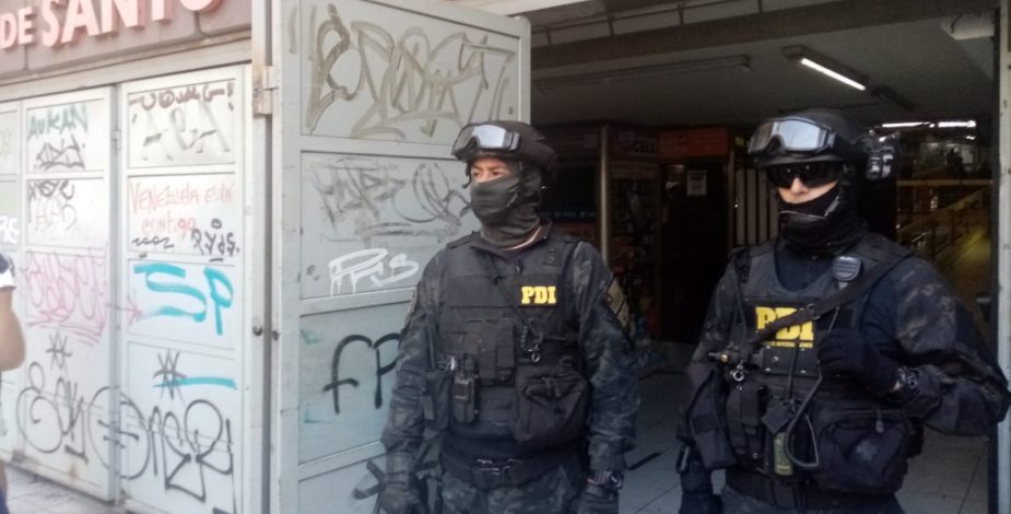 No solo fue la casa de Tonka y Parived: PDI allana restaurante "Donde Augusto" en medio de investigación por el "Caso Relojes"