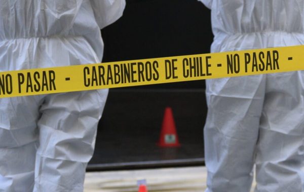 Encuentran a dos hombres apuñalados en plena vía pública en Independencia: uno falleció y otro está en riesgo vital