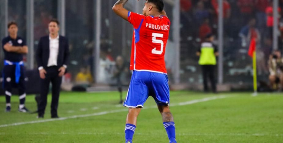 Paulo Díaz abrió la cuenta con un gran testazo en la derrota parcial de Chile ante Paraguay en el Monumental
