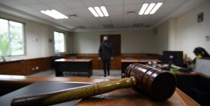 Temuco: condenan a 20 años de cárcel a hombre por abuso sexual reiterado a hijas de su pareja