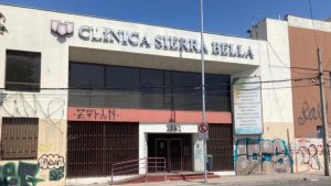 Caso exclínica Sierra Bella: Ordenan incautación de vale vista utilizado por la Municipalidad de Santiago para adquisición del inmueble