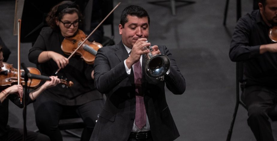 Pacho Flores remeció el Teatro Universidad de Chile con su sonido