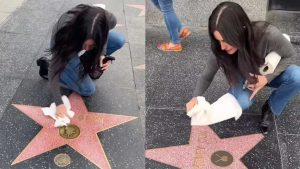 A lo Monica: pillan a Courteney Cox limpiando su estrella en el Paseo de la Fama