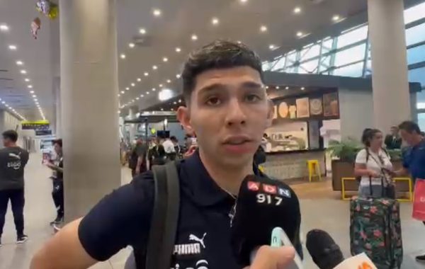 Julio Enciso, joven figura de Paraguay, elogia a jugadores de La Roja: "Son muy buenos, será un lindo desafío para nosotros"
