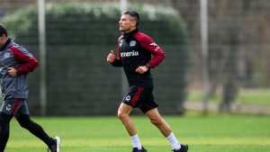 El "Príncipe" está de regreso: Charles Aránguiz volvió a los entrenamientos con el Bayer Leverkusen
