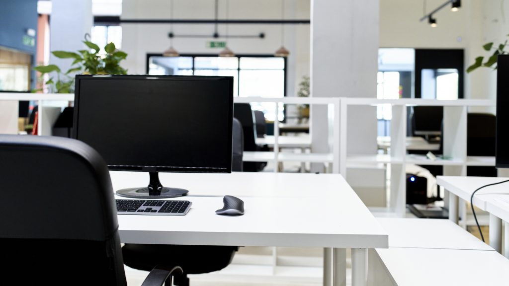 Felicidad y mercado laboral: estudio revela que el 48% evalúa mal la situación actual de los trabajos