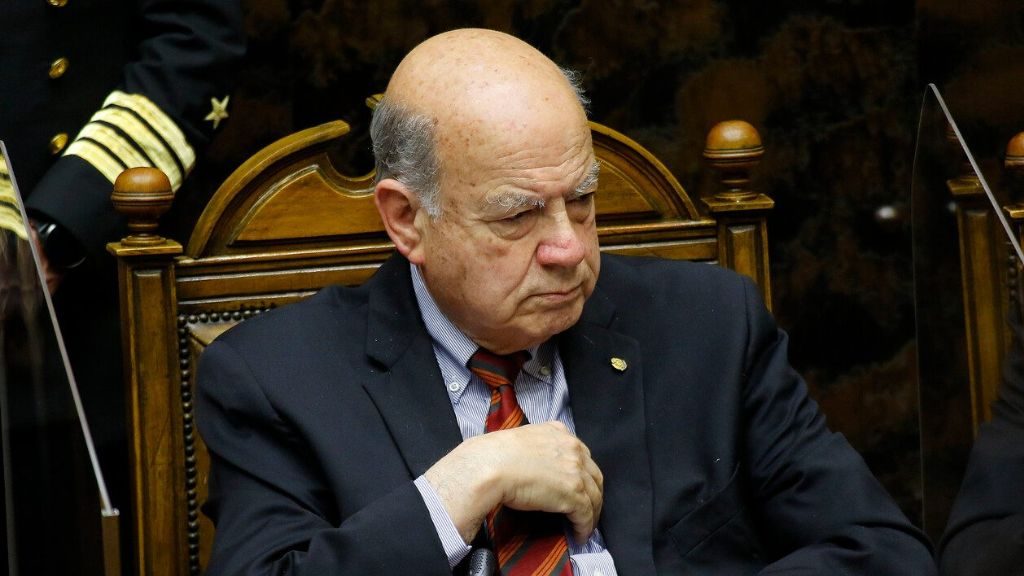 Senador José Miguel Insulza: "No digamos que por los indultos vamos a paralizar el proceso legislativo"