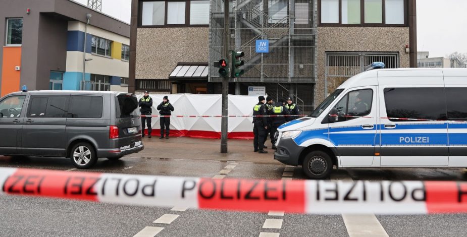 Hallan sin vida al presunto autor de un tiroteo en una Iglesia de Testigos de jehová Hallan sin vida al presunto autor de un tiroteo en una Iglesia de Testigos de jehová