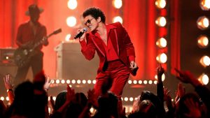 Bruno Mars en Chile: Sernac ofició a DG Medios y Ticketmaster por no respetar ubicaciones en concierto