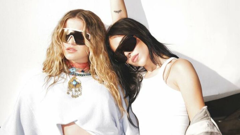 Las popstars mexicanas Sofía Reyes y Danna Paola unen fuerzas en la canción hyperpop: “TQUM"