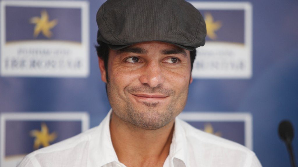 Chayanne toma medidas legales para proteger su imagen en Chile tras polémico meme del Apruebo