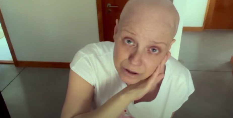 “Utiliza el morbo”: pacientes con cáncer cuestionan la docuserie “Brava” de Claudia Conserva