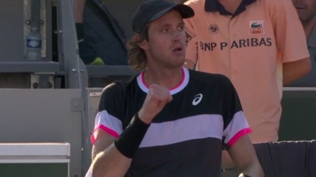 Nicolás Jarry vence la resistencia de Tommy Paul y se instala en la tercera ronda de Roland Garros
