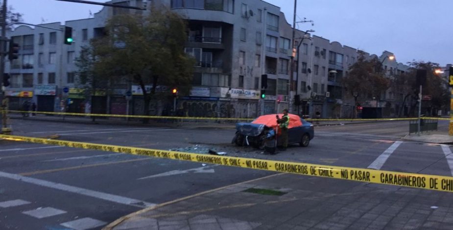 Conductor fallece en accidente de tránsito en barrio Matta Sur tras chocar con bus del Transantiago