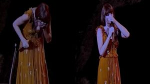"Es el karma por no venir a Chile": captan momento en el que Taylor Swift se tragó un insecto en pleno concierto