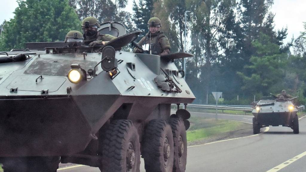 Provincia de Arauco: siete carabineros lesionados tras volcamiento de carro blindado