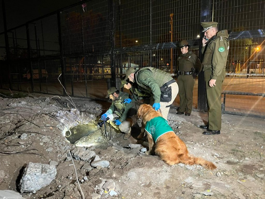 ¡Encontraron una bóveda! El sorpresivo hallazgo bajo memorial narco destruido en Lo Espejo