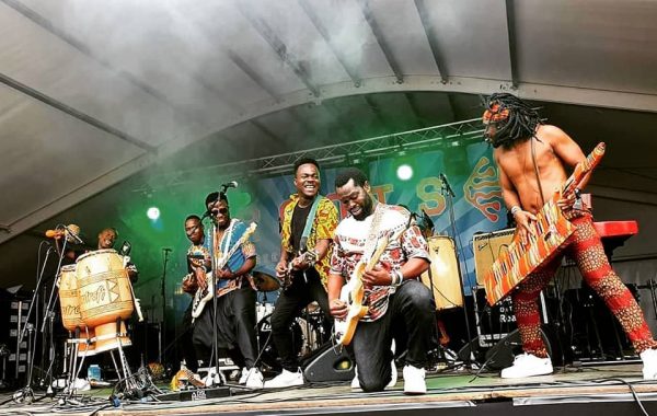 Santrofi y sus ritmos de Uganda en Mundovivo.