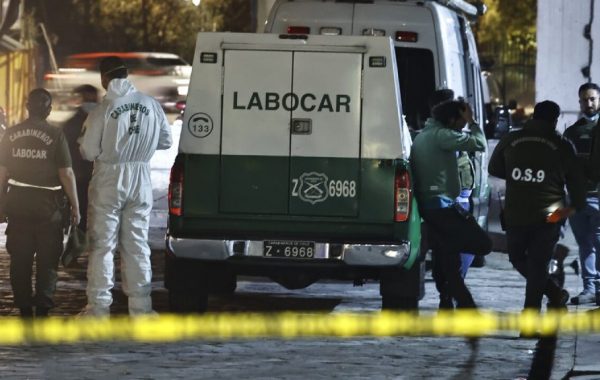 Ciclista muere tras chocar y ser atropellado por un microbus en Estación Central