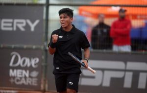 Matías Soto intentará vencer al brasileño Kiler Junior este martes para después desafiar a Tomás Barrios en Bogotá