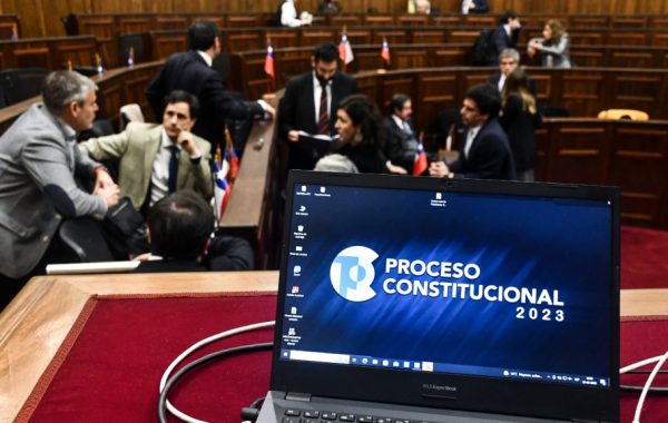Consejo Constitucional: división de Chile Vamos y Republicanos permite rechazo a enmienda que aumenta edad del Presidente