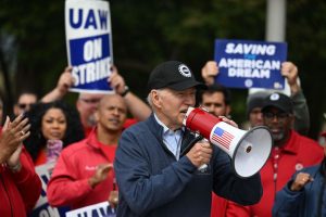Estados Unidos: Biden apoyó huelga del sindicato automotriz