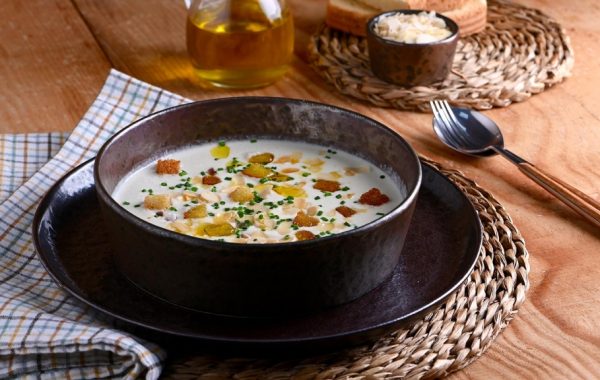 Vino de Visita I Chef especialista en la cocina española entrega la mejor receta para preparar el Ajoblanco