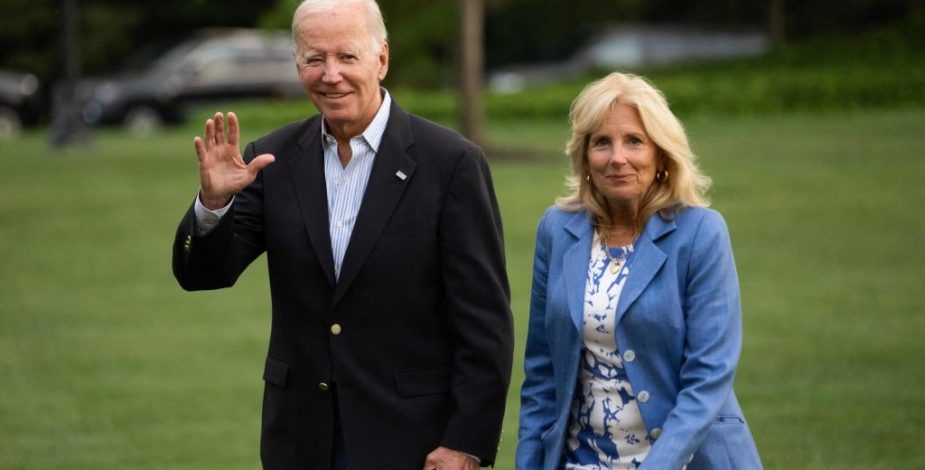 Primera dama de Estados Unidos, Jill Biden, da positivo a covid-19 con “síntomas leves”