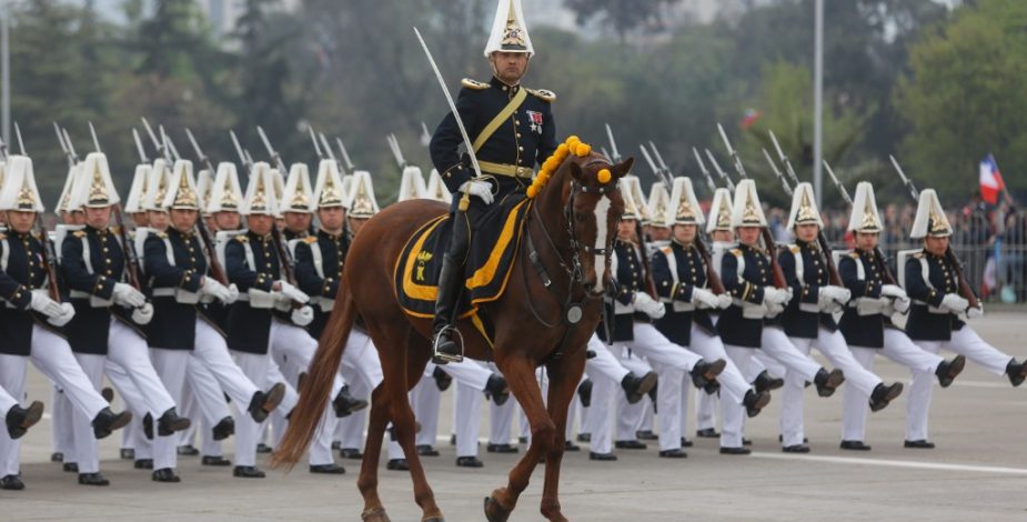 Parada Militar 2023: las imágenes que dejó el multitudinario desfile de las fuerzas armadas y Carabineros