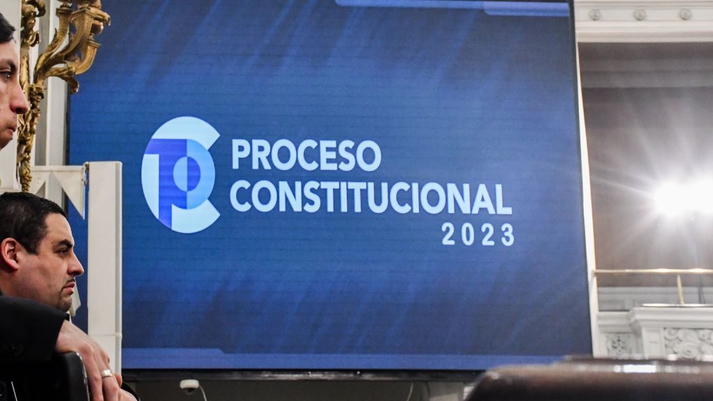 Encuesta Cadem reveló que un 59% rechazaría la propuesta de nueva Constitución