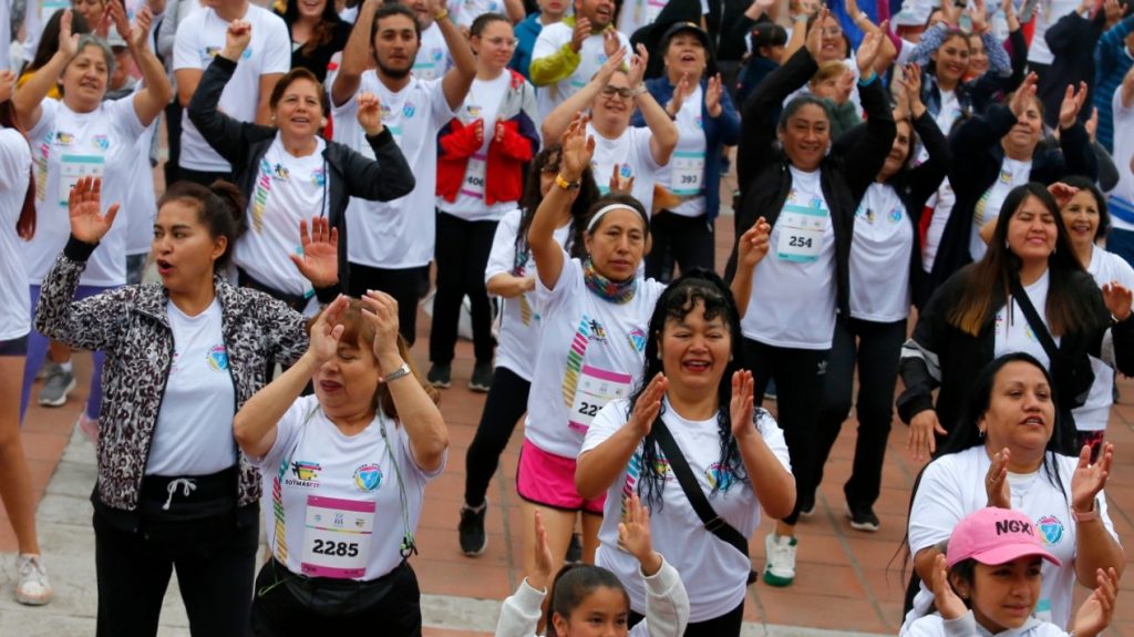 Cerca de 2 mil personas participaron en masiva corrida familiar en la comuna de La Pintana