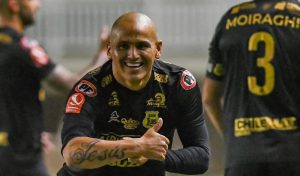 "Seguimos pensando en ascender": la ilusión de Humberto Suazo en San Luis tras brillar ante Deportes La Serena