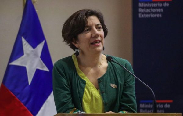 Ministra de las Ciencias destaca el rol de las IA en la formulación de noticias falsas y como potencial solución