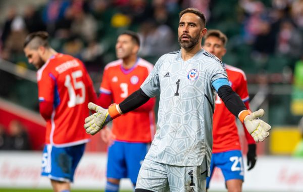 Claudio Bravo y su nueva ausencia en La Roja: "Me sorprende el trato"