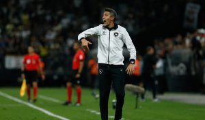 Botafogo, puntero del fútbol brasileño, despidió a su DT tras llegar a cinco partidos sin ganar
