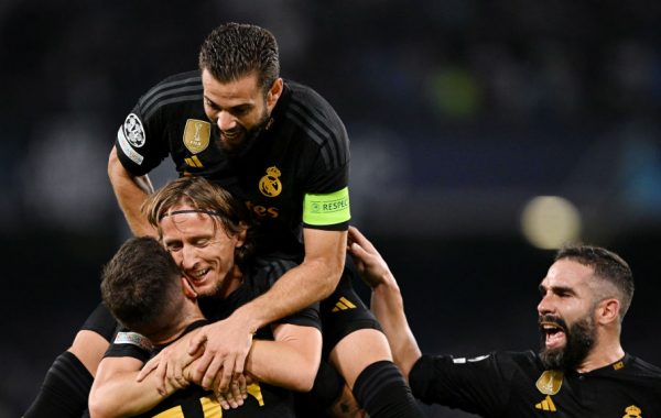 En guerra de goles, Real Madrid derrotó al Napoli y sumó su segunda victoria en Champions 2023-24